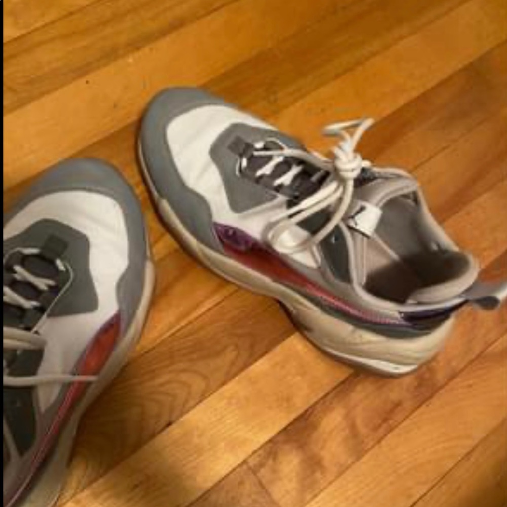 Gently used puma shoes women